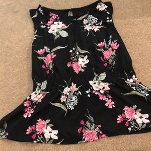 Black & Pink Floral Top! Cinched at the waist! M